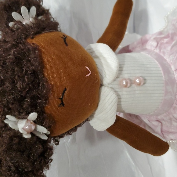 Pretty‎ brown skin Ballerina doll in pink white chiffon pearl trim dress - Picture 7 of 14